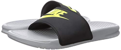 Nike Men's Benassi Just Do It. Sandal, Zapatos de Playa y Piscina para Hombre, Multicolor (Wolf Grey/Volt/Black 027), 44 EU