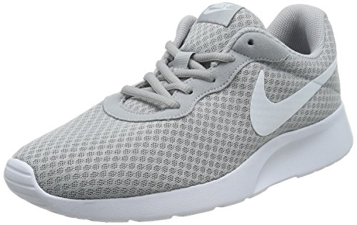 Nike Tanjun, Zapatillas de Running para Hombre, Gris (Wolf Grey/White 010), 42.5 EU