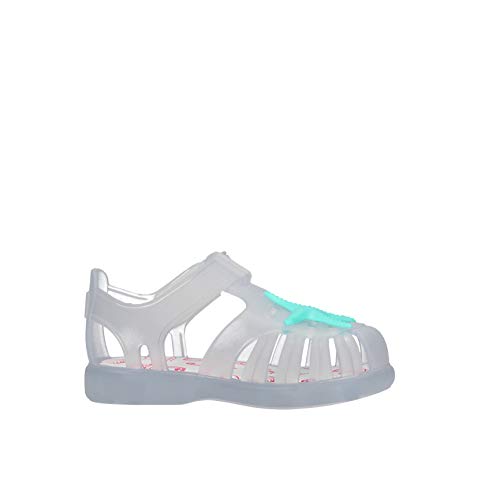 Sandalia de Igor Modelo Tobby de Color Blanco y Detalle Estrella Aguamarina Color: Blanco Talla: 22