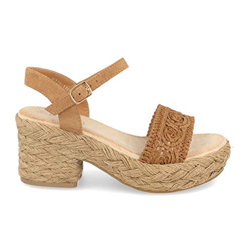 Sandalia de Mujer Estilo Casual-Bohemio con Tacon Ancho y Plataforma de Esparto, Tiras Cosidas en Pala y Cierre de Pulsera con Hebilla. Primavera Verano 2020. Talla 37 Camel
