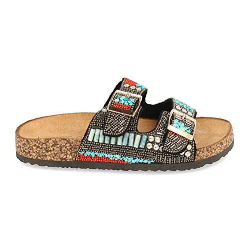 Sandalia de Mujer Plana Estilo Etnico con Doble Hebilla en la Pala, Adornos Metalicos, Grabados Tribales y Suela Bio Confort. Primavera Verano 2020. Talla 39 Negro
