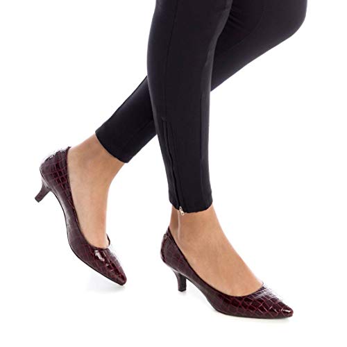 XTI - Zapato de salón con Suela de Goma para Mujer - Tacón Fino 6cm - Burdeos - 39 EU