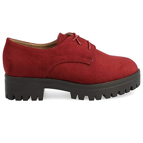 Zapato con Cordones Redondos Tipo Blucher, con Plataforma de Goma. Altura del Tacon: 4 cm. Altura de Plataforma: 3 cm. Talla 38 Burdeos