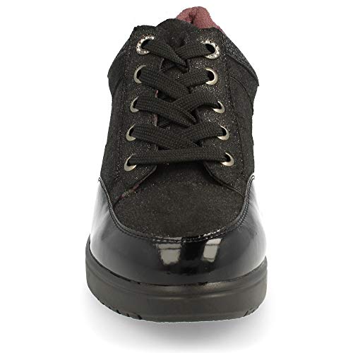Zapato Tipo Sport con Cordones y Cuna. Detalles de Charol. Planta de Piel. Altura: 3 cm. Talla 37 Negro