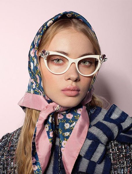 23 bonitos peinados con bandana que te encantarán