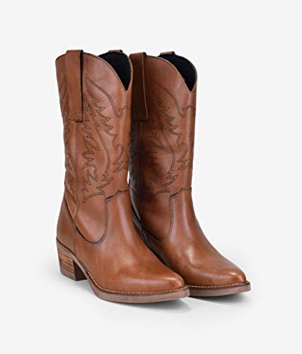 BOSANOVA Bota Cowboy de Media caña confeccionada en Piel marrón con Detalles Bordados a Contraste y Ligero tacón de Madera. Cuero 36