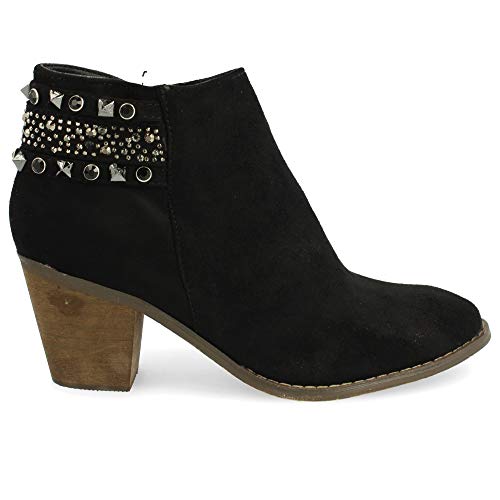 Botin de Tacon Ancho en Madera con la Punta Fina, Cierre de Cremallera en el Interior y Correas con Tachuelas metalicas en la Parte Trasera como Detalle. Altura del Tacon: 6 cm. Talla 36 Negro