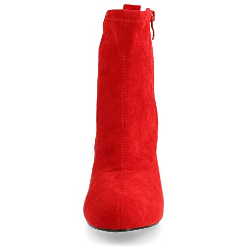 Botin de Tacon Ancho y Punta Fina, con la Cana drapeada y Remache metalico en la Parte Trasera como Detalle. Cierre de Cremallera en el Interior. Altura del Tacon: 7,5 cm. Talla 41 Camel