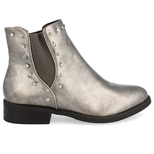 Botin Plano de Punta Redonda con Elasticos y tachas en los Laterales. Altura: 3 cm. Talla 36 Gris