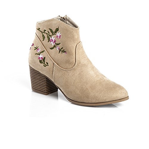 Botines Tipo Camperos con aplicación Bordada en la caña y contrafuerte by Vencastyle,Arena,36