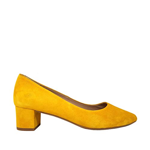 DAILA - Salones Tacones de Vestir para Mujer en Piel Amarillo Mostaza con Punta Fina y Tacon Bajo Ancho de 4 cm - Hechos en España - Moda Tendencia Zapatos Casual Formal Comodos - Amarillo 45 EU