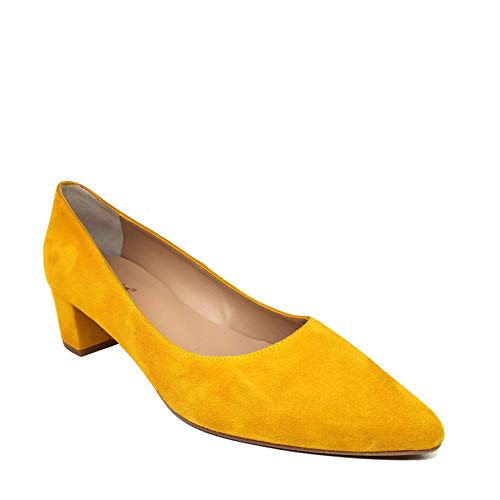 DAILA - Salones Tacones de Vestir para Mujer en Piel Amarillo Mostaza con Punta Fina y Tacon Bajo Ancho de 4 cm - Hechos en España - Moda Tendencia Zapatos Casual Formal Comodos - Amarillo 45 EU