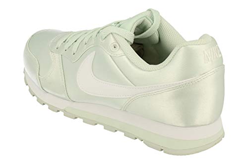 Nike MD Runner 2, Zapatillas de Running Mujer, Gris (Barely Grey/White 010), 38 EU