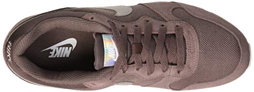 Nike MD Runner 2, Zapatillas de Running Mujer, Multicolor (Plum Eclipse/Pumice/White 200), 40.5 EU