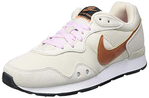 Nike Venture Runner, Zapatillas para Correr Mujer, Lt Orewood Brn Metallic Copper, 38 EU