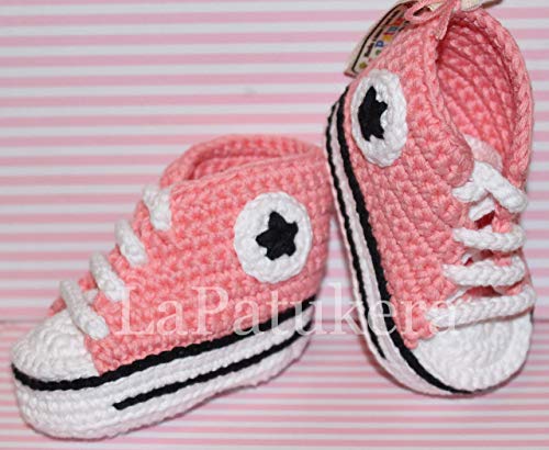 Patucos bebé. Crochet. Unisex. Estilo Converse. 100% algodón. Tallas de 0 hasta 9 meses. Hechos a mano en España. Regalo para bebé. Deportivas. Patukos.