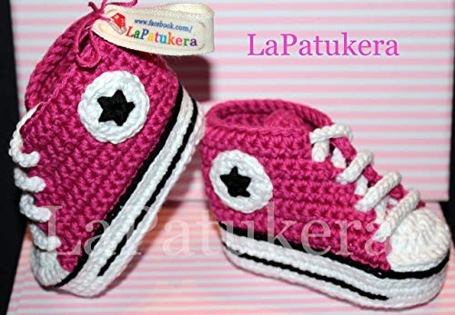 Patucos bebé. Crochet. Unisex. Estilo Converse. 100% algodón. Tallas de 0 hasta 9 meses. Hechos a mano en España. Regalo para bebé. Deportivas. Patukos.