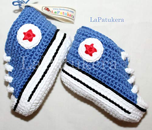 Patucos bebé. Crochet. Unisex. Estilo Converse. 100% algodón. Tallas de 0 hasta 9 meses. Hechos a mano en España. Regalo para bebé. Deportivas. Patukos.