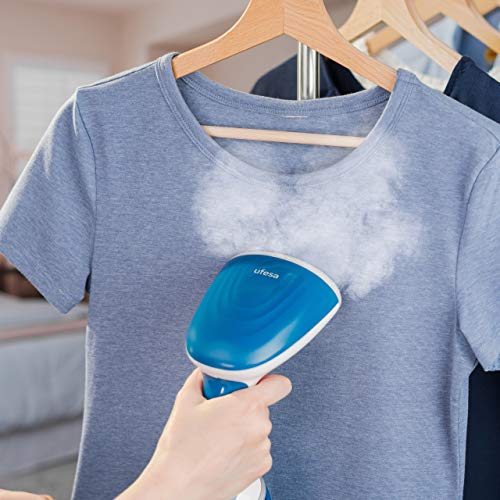 Ufesa GS1700 - Plancha Vertical de Vapor 1700W, Depósito 220 ml, Elimina Arrugas, Olores y Desinfecta, con Cepillo para Tejidos Gruesos, Listo en 40 s, Autoapagado de Seguridad, BlancoAzul