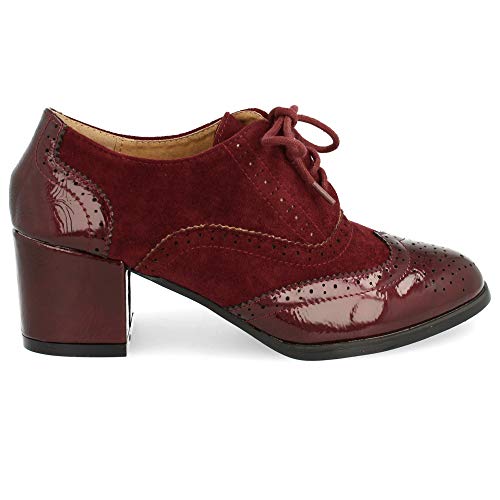 Zapato de Tacon Cuadrado con Cordones Redondos y Patron Calado Tipo Oxford. Altura del Tacon: 6 cm. Talla 36 Burdeos