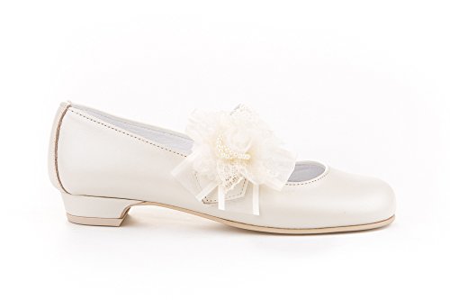 Zapatos de niña Fabricados en Piel para comunión con tacón. Calzado de niña Hecho a Mano - MiPequeña Modelo 997v Color Beige.
