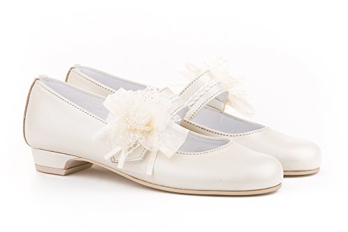 Zapatos de niña Fabricados en Piel para comunión con tacón. Calzado de niña Hecho a Mano - MiPequeña Modelo 997v Color Beige.