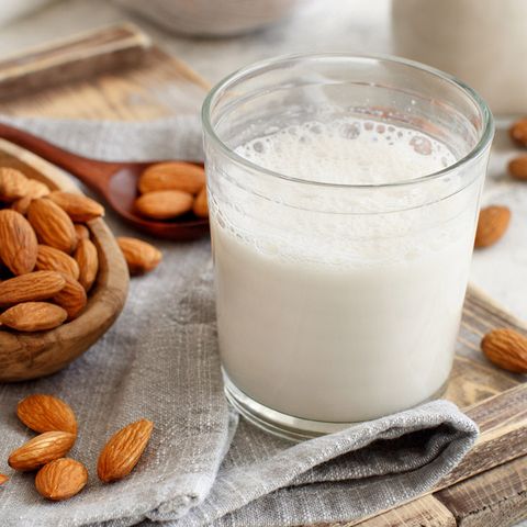 7 cambios veganos fáciles para tus productos lácteos favoritos