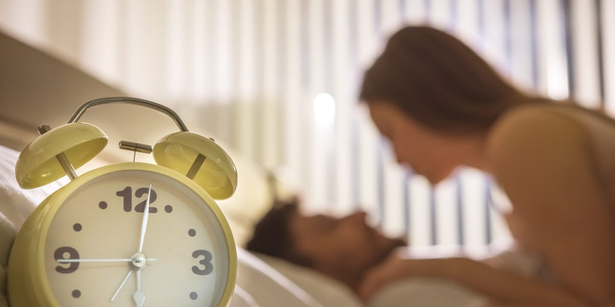 El horario de verano puede estropear tu vida sexual, dicen los terapeutas sexuales. El sexo diurno puede ser una solución.