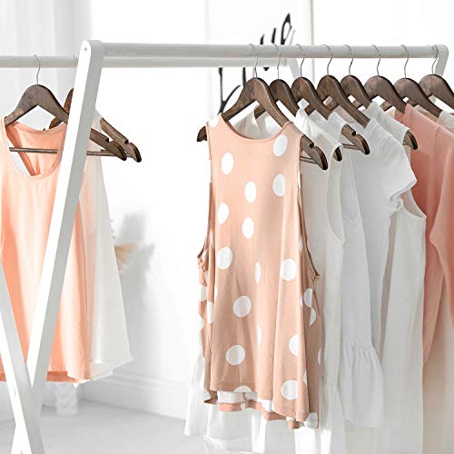 HOUSE DAY Paquete de 20 Perchas de Madera con Muescas de Hombro Antideslizantes con Gancho Giratorio Cromado Acabado Liso para Abrigos, Trajes, Chaquetas, pantalones-44.5cm （Color Nuez）