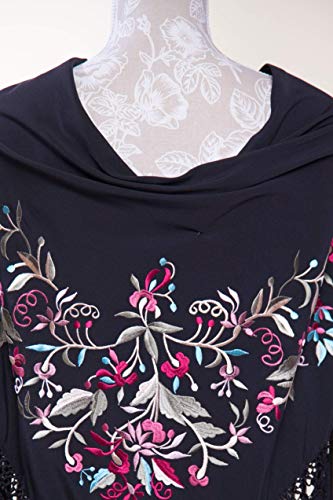 Mantón de manila bordado artesanal fiestas romerías ferias.Estándar; 1.45 cm x 60cm labor enrejado 7 cm y largo flecos 50cm. Trajes de flameca. a mano.todos los colores.