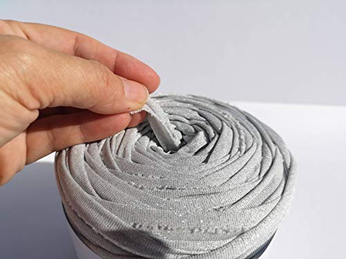 TRAPILLO DE LUREX EN COLOR GRIS PLATA CON DESTELLOS PLATEADOS, BOBINA DE 50-70 METROS. 9-12 GANCHILLO