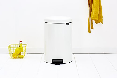 Brabantia Newicon 111846-Cubo de Basura con Pedal, 20 l, Color Blanco, Acero Inoxidable