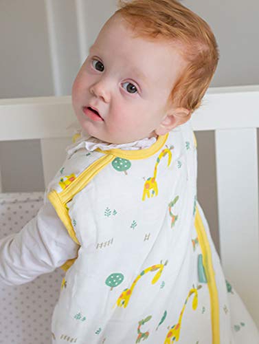 molis&co. Saco de Dormir para bebé. Ideal para Entretiempo e Invierno. 0-6 Meses. 2.5 TOG. Súper Suave y cálido. Estampado Safari. Unisex. Muselina Premium