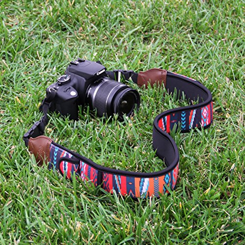 USA Gear TrueSHOT Correa Camara Reflex, Bolsillos para Accesorios y Hebillas de Liberación Rápida - Compatible con Canon, Nikon, Sony, Olympus, Pentax, Fujifilm y más - Diseño con Aztec