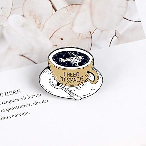 Broche de taza de café Astronauta Baño flotante Espacio insignia broches Explorando aventura Espacio Pin de solapa joyería Camisa bolsa regalo