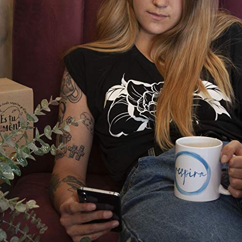 Taza Desayuno con Mensaje Respira_ Regalos Originales para Mujer_ Taza café Infusiones o Decoración Hogar en Cerámica de Alta Calidad.