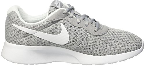 NIKE Tanjun, Sneaker Mujer, Gris Wolf Grey White, 38.5 EU