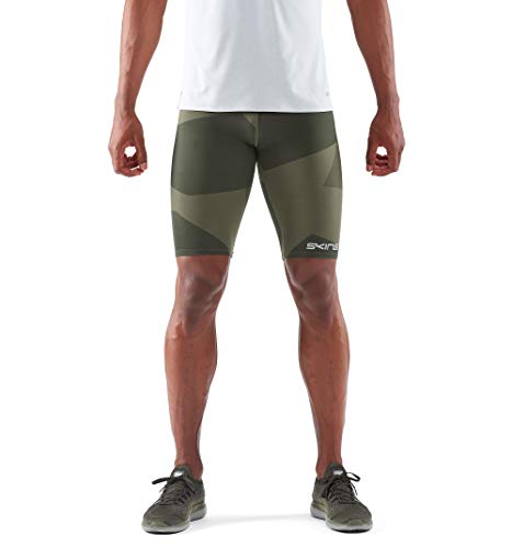Skins - Mallas de compresión para Hombre, Mallas de compresión de Rendimiento primario de 1/2 de dinámica, Pantalones Cortos, Hombre, Color Camuflaje utilitario deconstruido, tamaño M