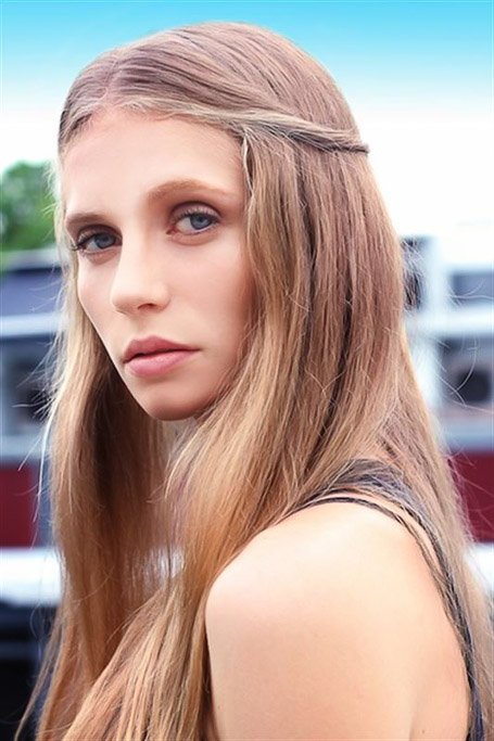 30 Impresionantes peinados rubios de fresa para mujeres