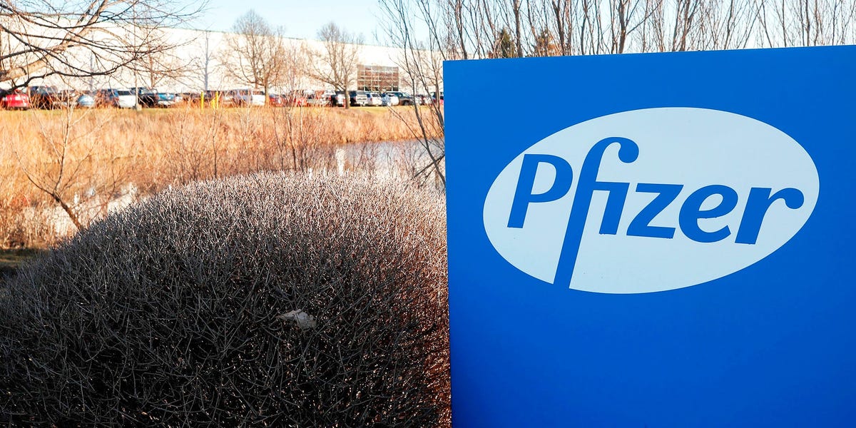 El director general de Pfizer dice que una píldora que se puede tomar en casa para tratar el COVID podría estar lista a finales de 2021