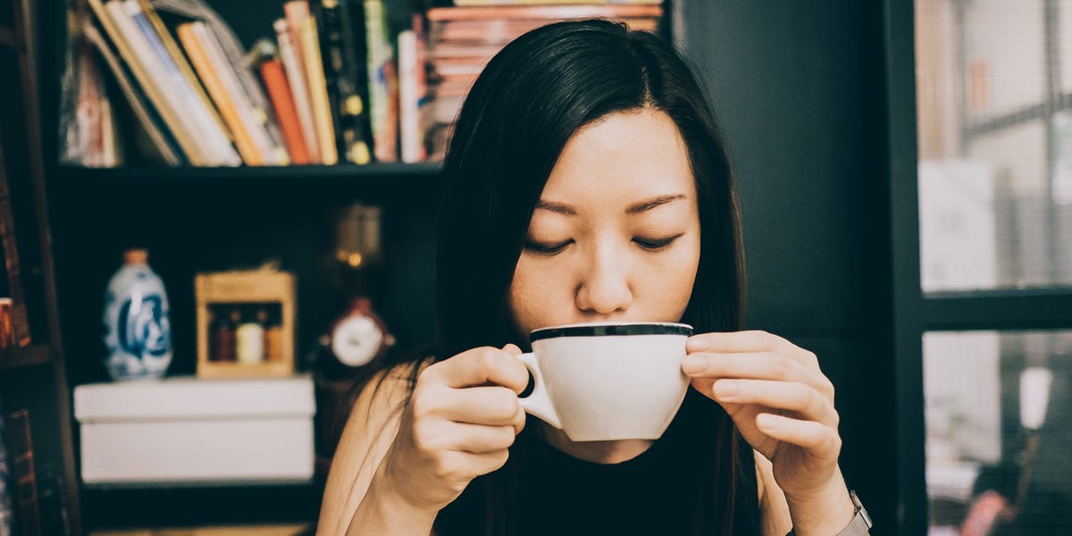 ¿Hay que beber té o café? El café te da un subidón más rápido, pero el té proporciona una energía más sostenida