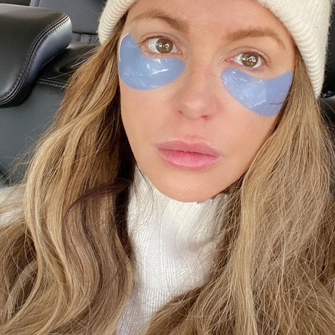 Kate Beckinsale utiliza estas mascarillas bajo los ojos para desinflamar en su Instagram matutino sin maquillaje