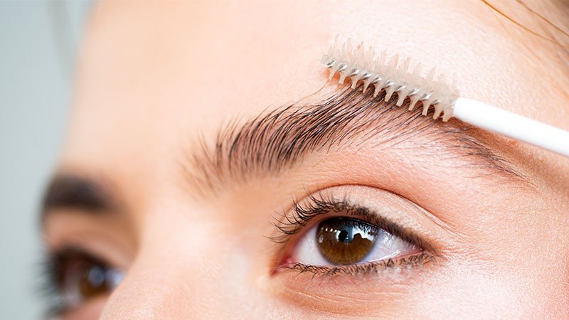 Su guía definitiva para la laminación de cejas