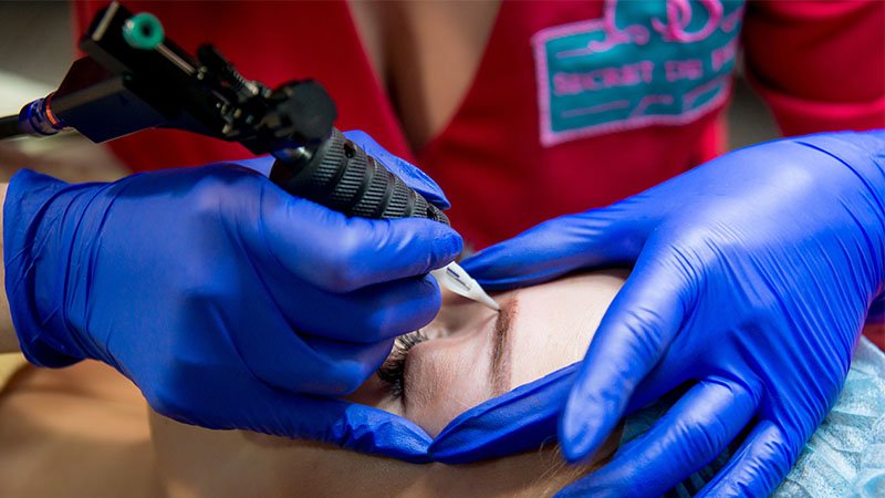 Su guía definitiva para la laminación de cejas