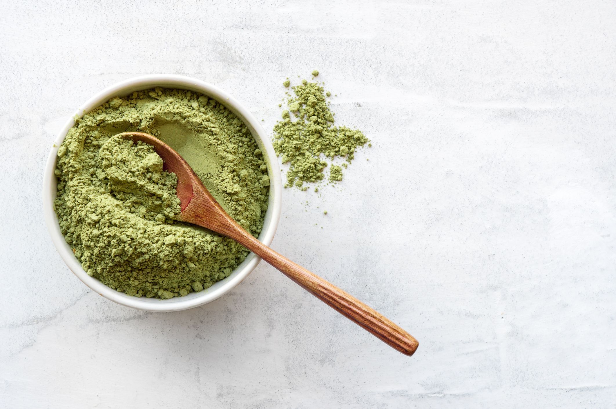 10 beneficios del matcha que te harán querer beberlo todos los días