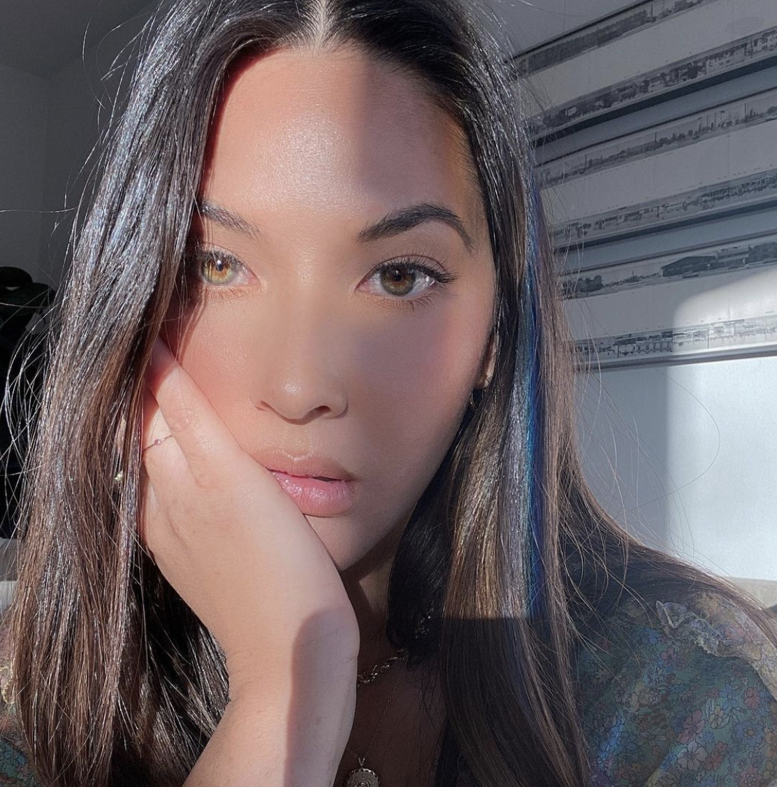 5 secretos de cuidado de la piel que Olivia Munn, de 40 años, sigue para tener una piel brillante