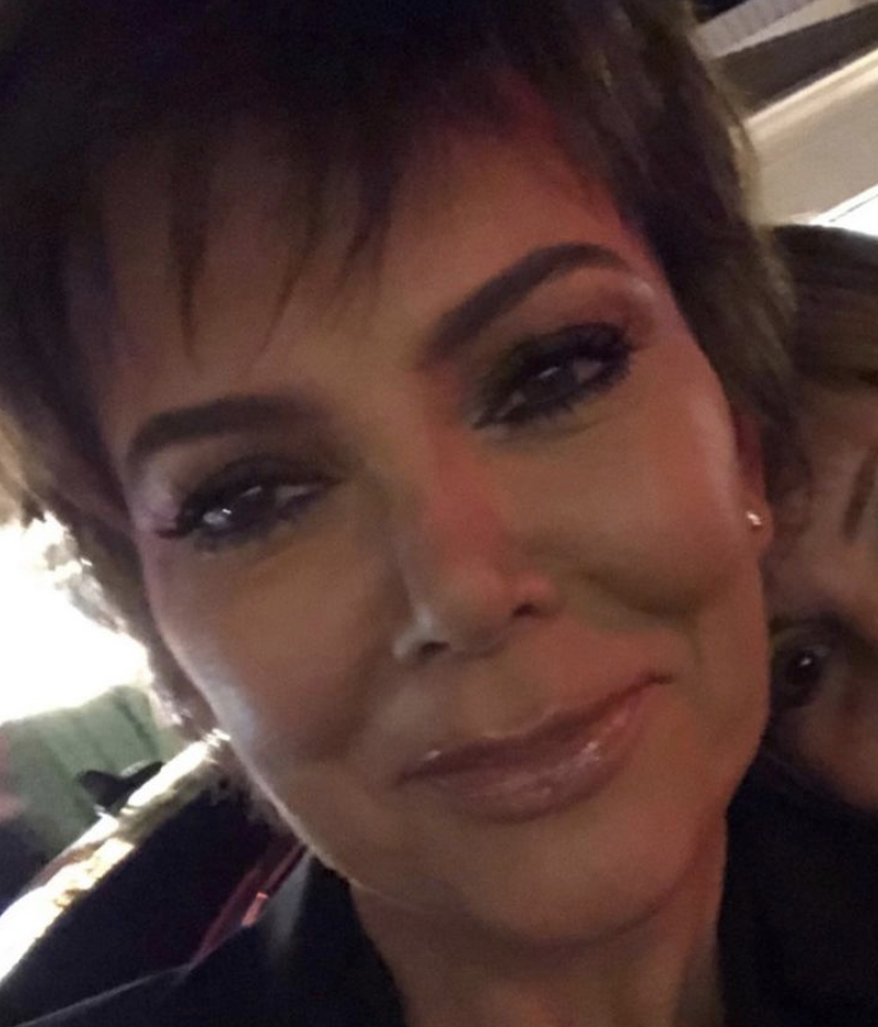 8 consejos de cuidado de la piel que Kris Jenner jura para tener una piel brillante a los 65 años