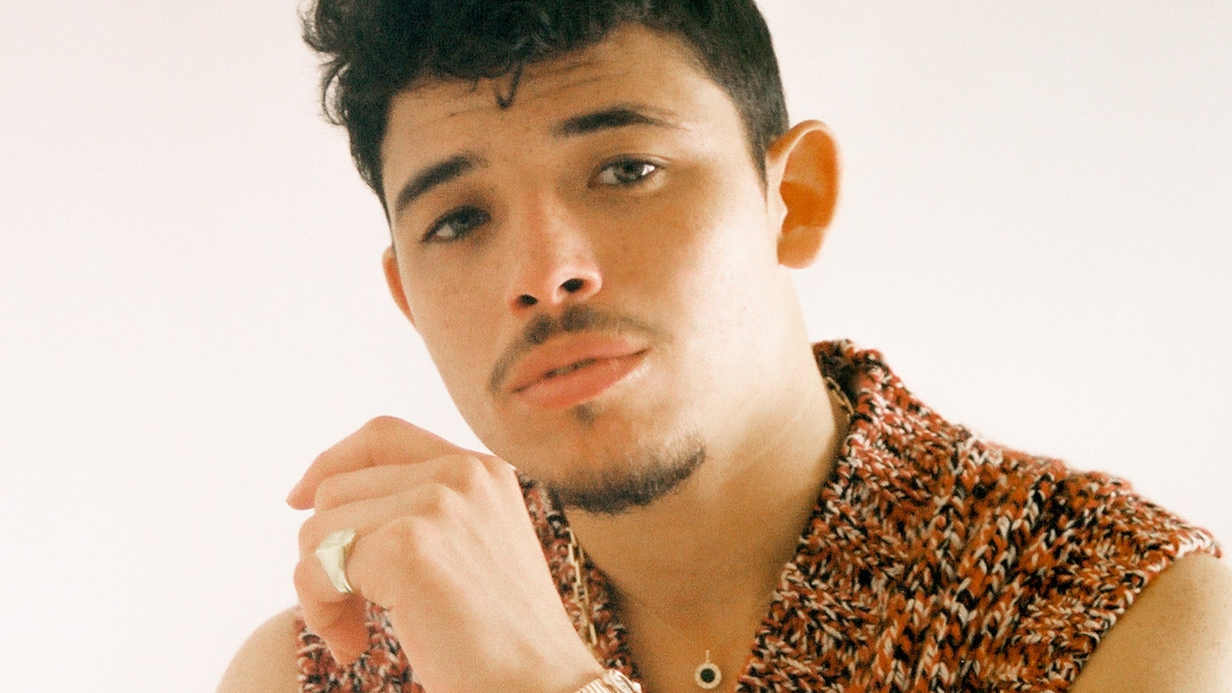 Cómo lucha Anthony Ramos por sus pecas