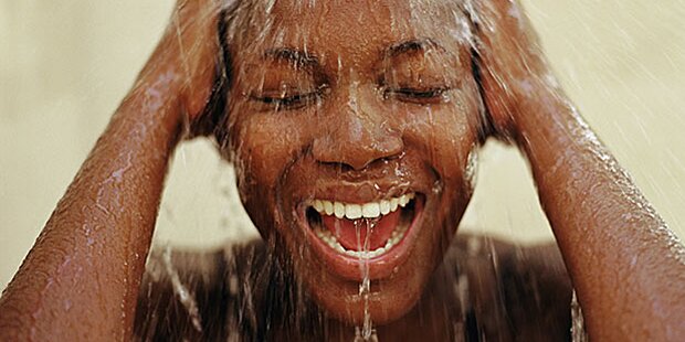 5 errores en la ducha que pueden arruinar tu piel