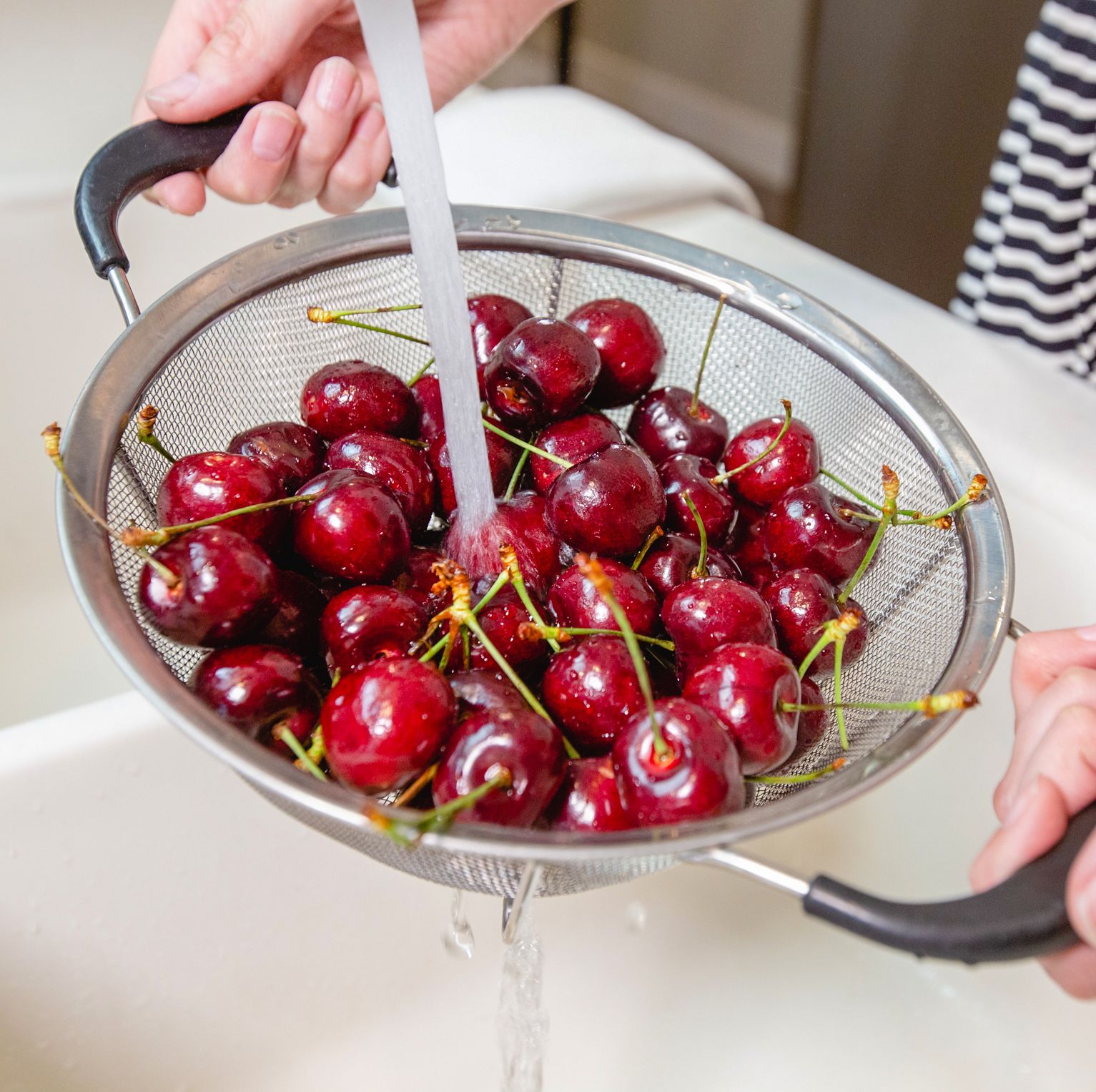 Cómo congelar, secar y enlatar cerezas dulces para disfrutarlas todo el año